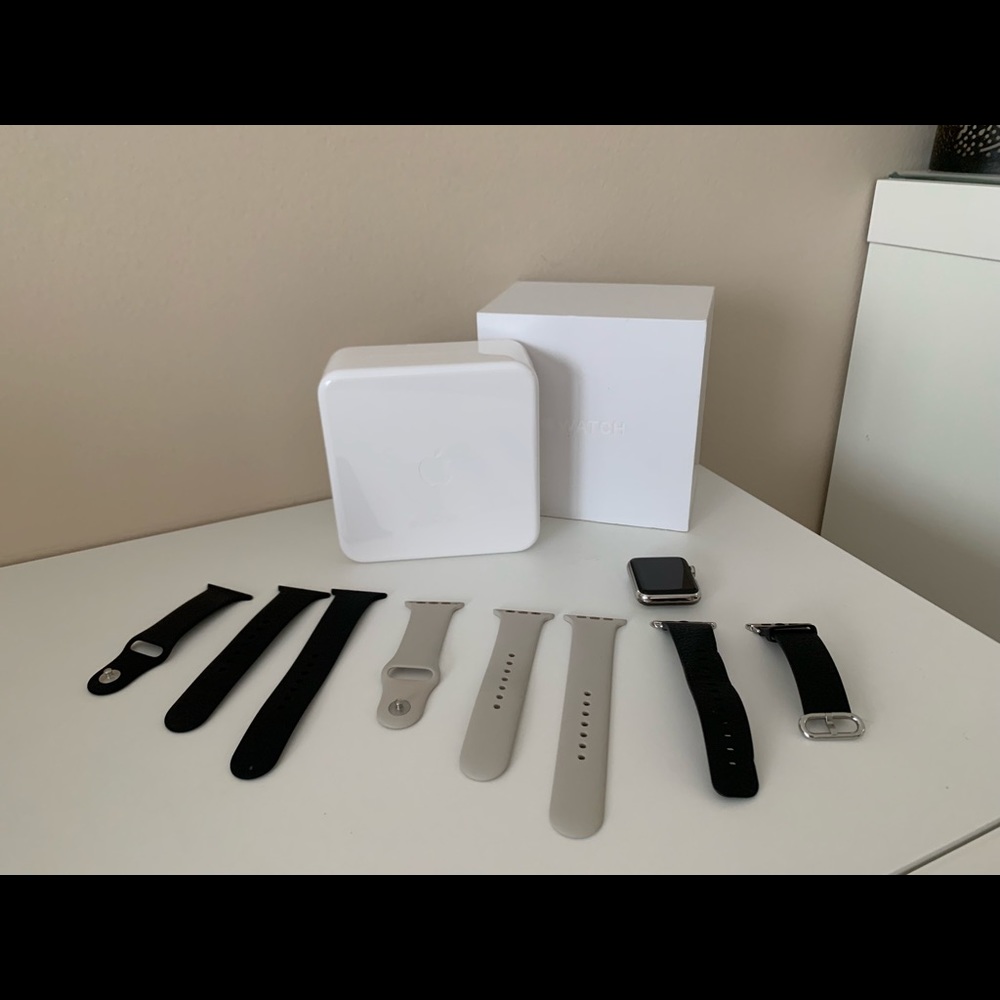 Apple Watch Series 1 42mm in Stainless Steel.